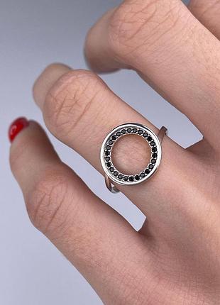 Каблетка серебряная 925 проби круг черные куб.циркорниии