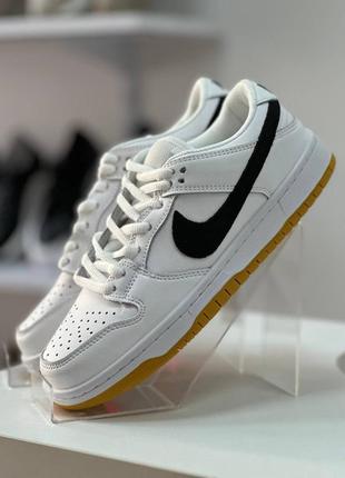 Nike sb dunk white жіночі білі шкіряні кросівки з перфорацією весна літо женские кожаные белые кроссовки найк