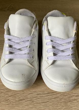 Детские кроссовки defacto