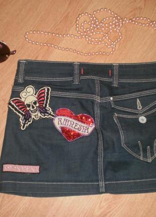 Стильна модна і нереально крута джінсова юбка з патчами та паєтками fornarinа