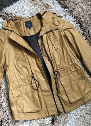 Курточка next