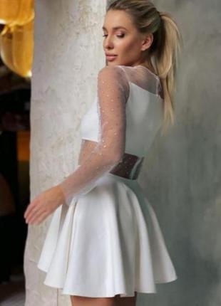 Белое платье со стразами короткое1 фото