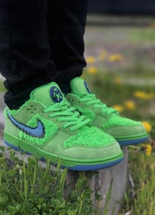 Nike sb dunk low grateful dead green bear