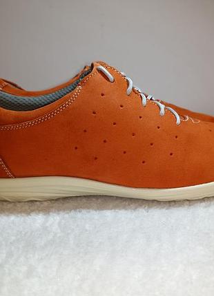 Кроссовки женские jomos.