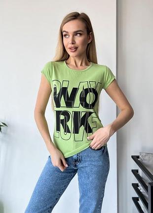 Салатовая хлопковая футболка с надписью
