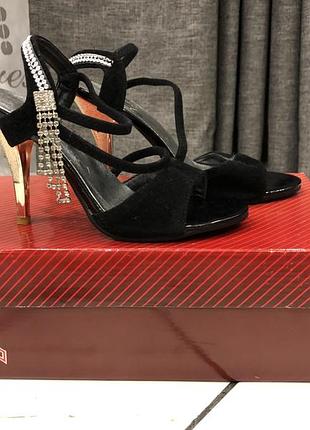 Замшеві босоніжки