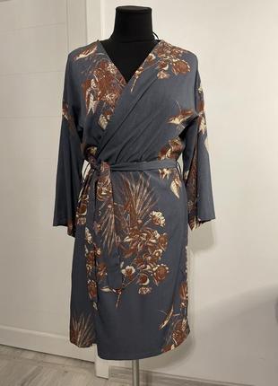 Сукня на запах