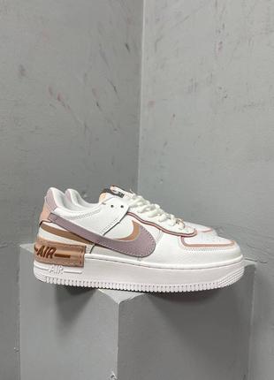 Стильные женские кроссовки nike air force 1 shadow amethyst белые с цветными вставками9 фото