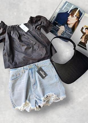 Топ із вишивкою