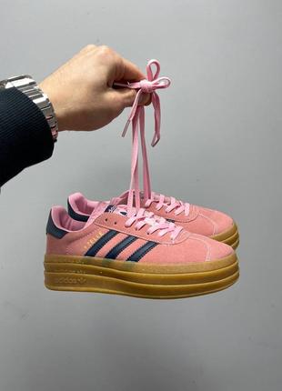 Жіночі замшеві кеди на платформі adidas gazelle bold pink glow3 фото