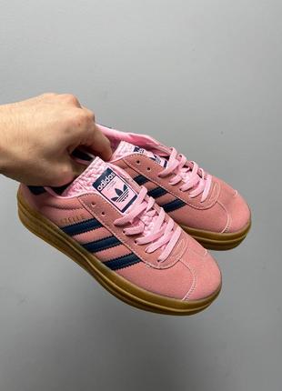 Жіночі замшеві кеди на платформі adidas gazelle bold pink glow2 фото