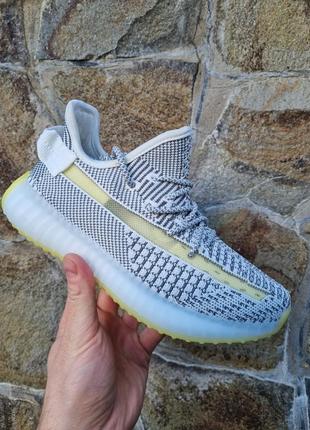 Кросівки адідас іззі yeezy