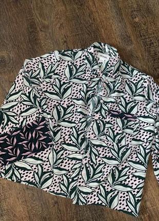 Блуза в піжамномк стилі блуза в тропічний принт zara monki sandro укороченая блузка с листьями6 фото