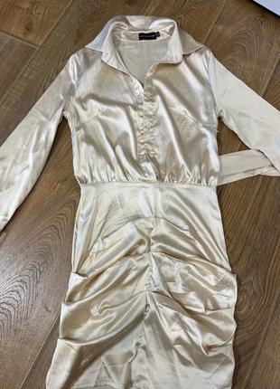 Платье рубашка атлас новое , сзади сборка и пояс
