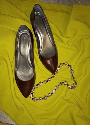 Туфли лодочки kitten heels totuaggi. 379. (кв)