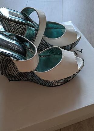 Босоніжки ручної роботи