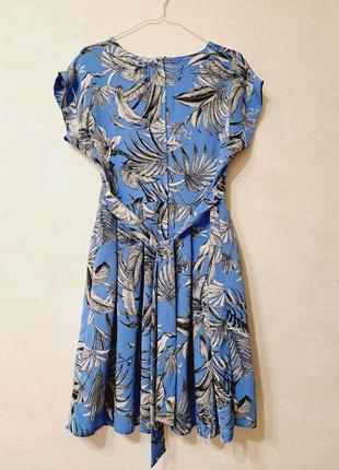 Платье голубое в растительный принт6 фото