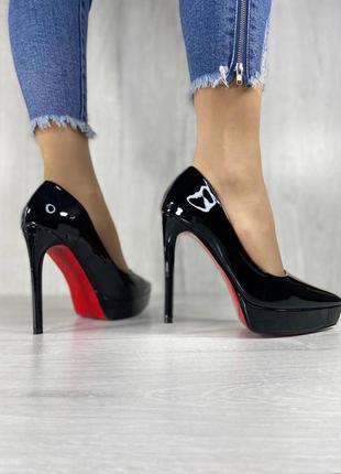 Женские лаковые туфли на шпильке yesmile1 фото