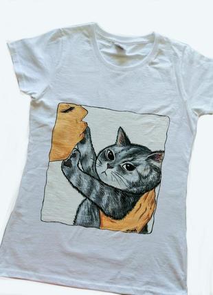 Футболка с ручной росписью красками, очень милая крутой вариант подарка