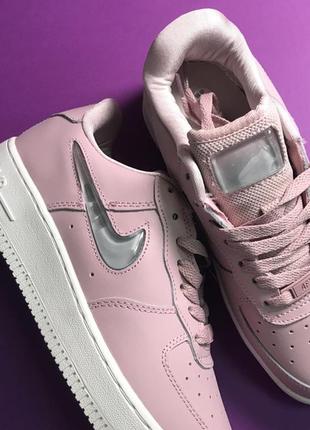 Женские замшевые кроссовки nike air force low pink white.