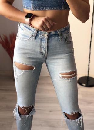 Рваные джинсы abercrombie5 фото