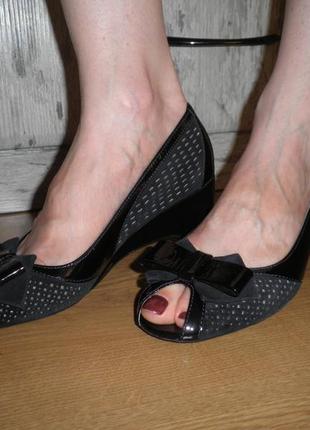 Шикарные удобные туфли stonefly мягкая кожа замша 37 размер средний каблук1 фото