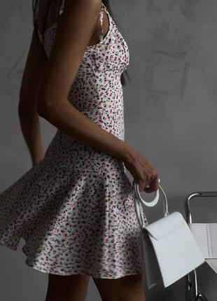 Нежное платье в цветочный принт3 фото