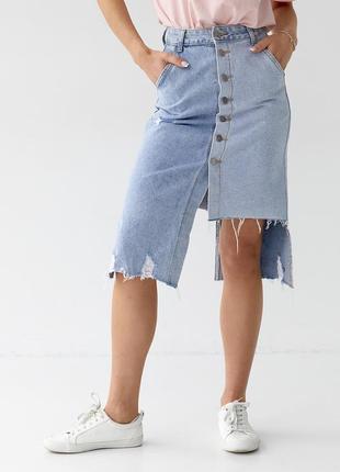 Джинсовая юбка на пуговицах с асимметричным низом6 фото