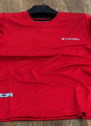 Чоловіча футболка columbia в червоному кольорі, стильна чоловіча  футболка на кожен день