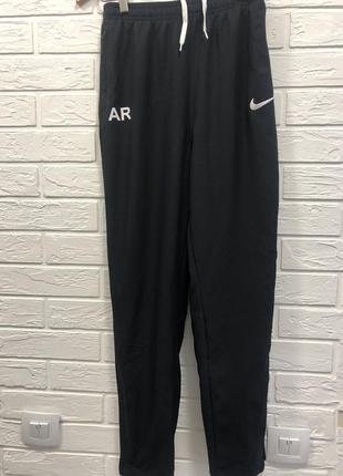 Спортивные штаны nike