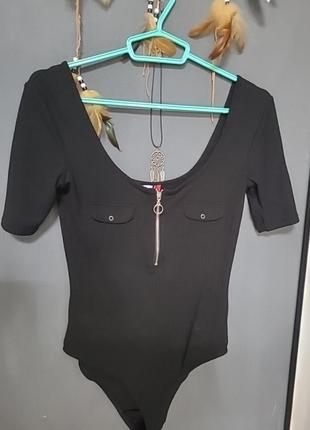 Боди в рубчик.