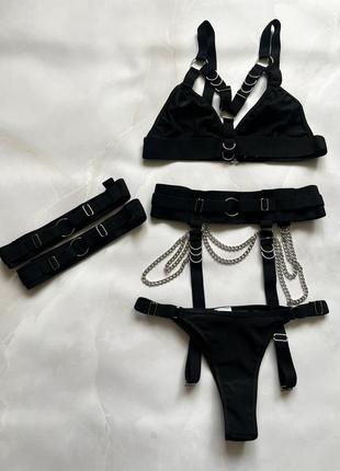 Комплект сексуального черного женского белья с цепочками ремни четверка