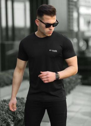 Чоловіча футболка columbia в чорному кольорі, стильна чоловіча футболка на кожен день