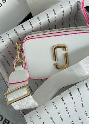 Сумка кроссбоді marc jacobs the snapshot white/pink