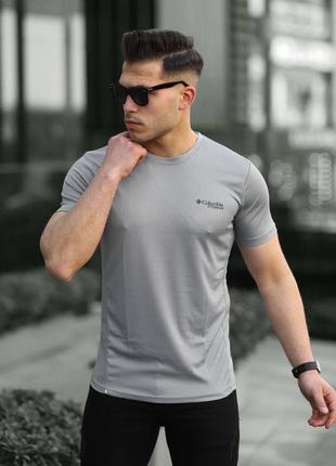 Чоловіча футболка columbia в сірому кольорі, стильна чоловіча футболка на кожен день