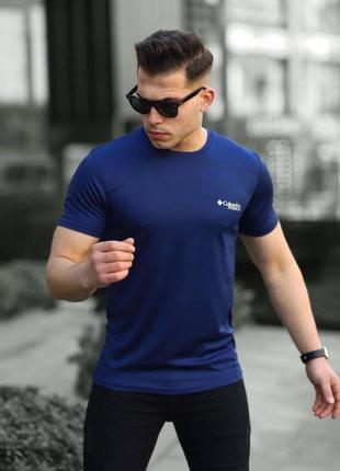 Чоловіча футболка columbia в синьому кольорі, стильна чоловіча футболка на кожен день
