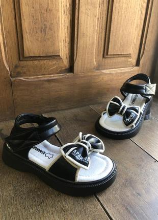 Босоніжки дит