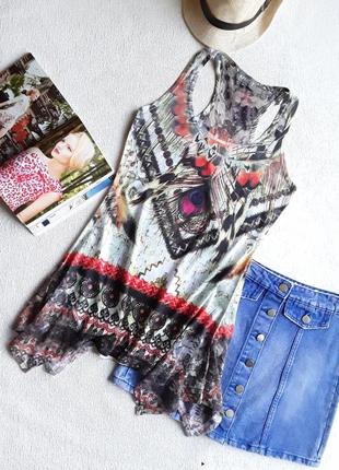 Яскрава маєчка від apricot.