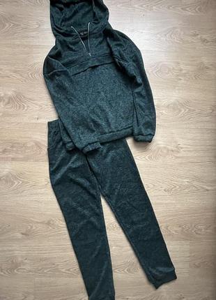 Костюм спортивный, легкий
