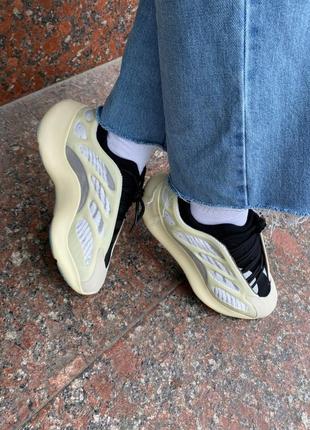 Кроссовки adidas yeezy 700 v3 azael3 фото