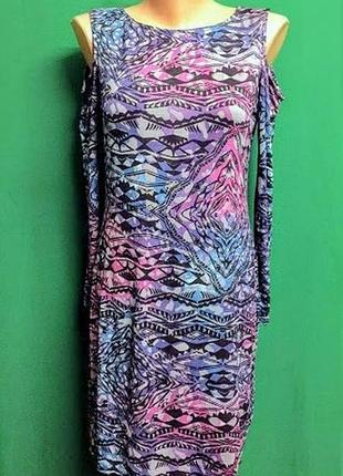 Короткое платье с обнаженными плечами бренда asos