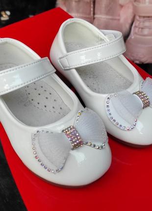 Туфлі білі лакові для дівчинки святкові з бантиком 17,18,19,20,21