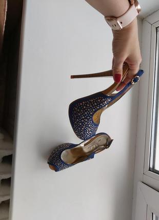 Босоніжки 35р.