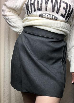 Винтажная мини юбка плиссе с интересным механизмом застегивания. размер xxs-xs.lая винтаж школьная школьницы1 фото