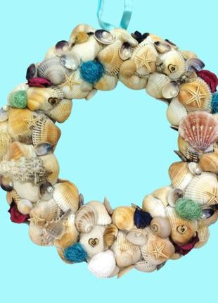 Декор на стену венок из ракушек сезаль