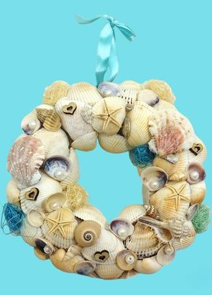Декор на стену венок из ракушек сезаль
