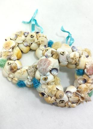 Декор на стену венок из ракушек сезаль