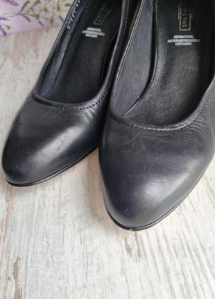 Красиві натуральні класичні шкіряні чорні туфлі на підборах човники туфлі туфлі 38 5th avenue3 фото