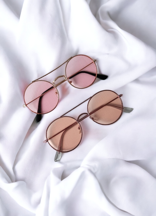 Круглі рожеві окуляри