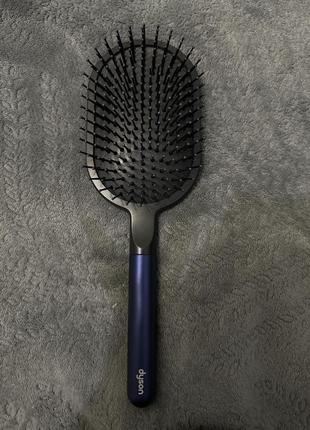 Расческа массажная dyson designed paddle brush (prussian blue/black)1 фото